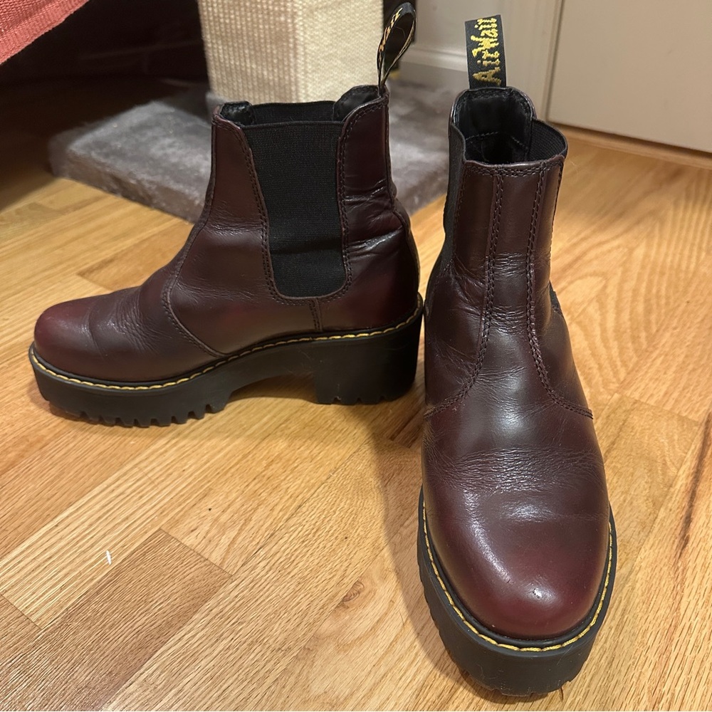Dr. Martens Rometty burgundy platform heel boots W US7